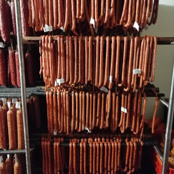 Carnat de casa afumat: gros si subtire
