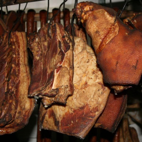 Slanina de casa afumata