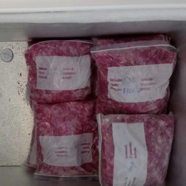Petale congelate de trandafir de dulceață Rose SACHSENGRUSS și Rose de RESCHT