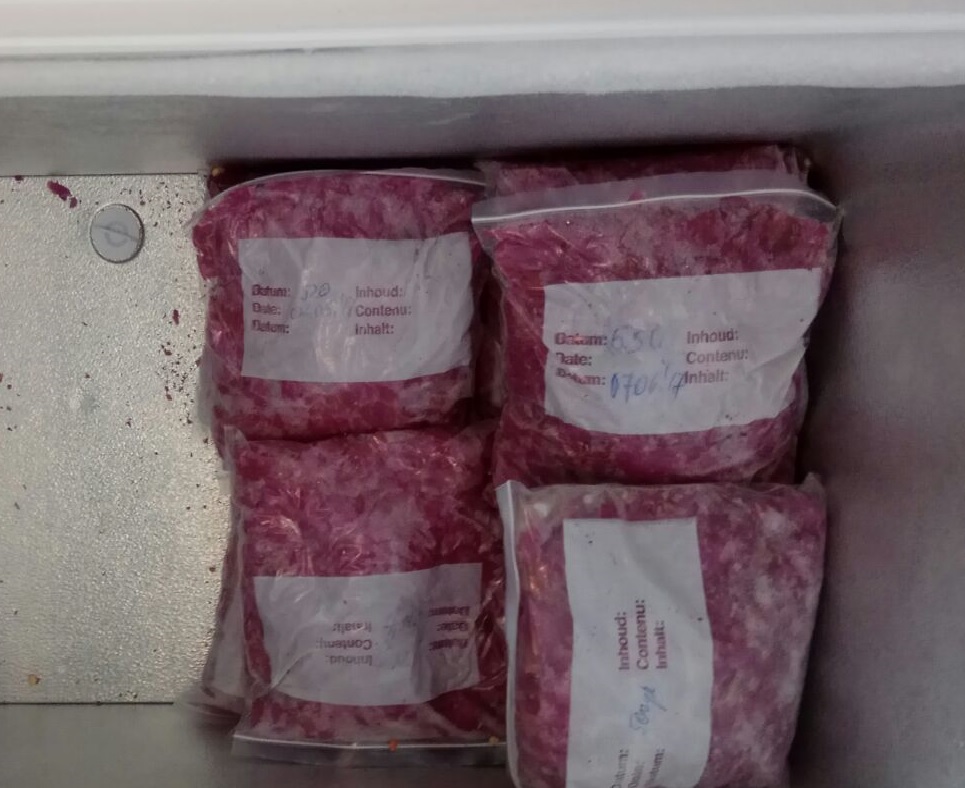 Petale congelate de trandafir de dulceață Rose SACHSENGRUSS și Rose de RESCHT